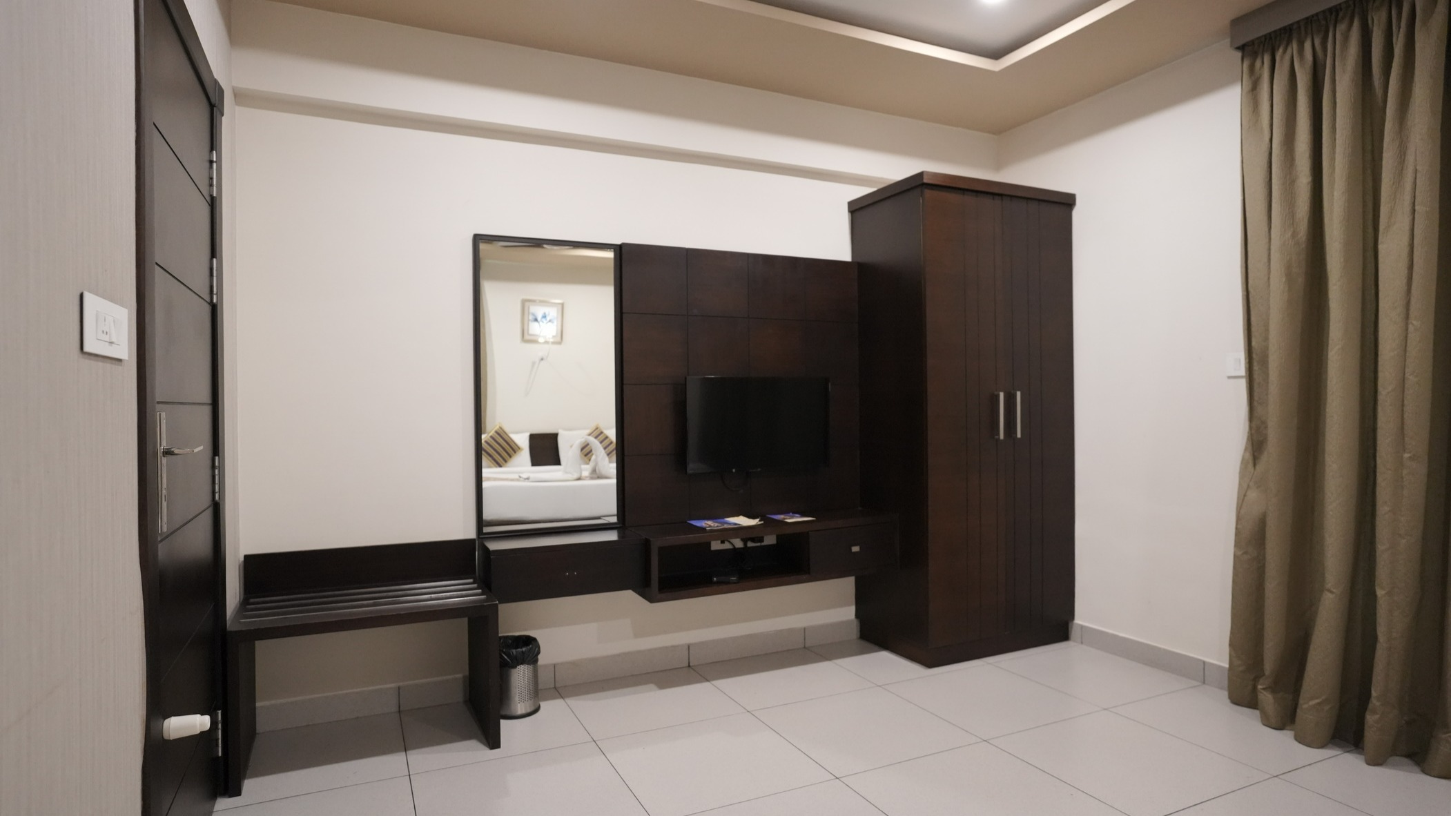 Property gallery image 2
